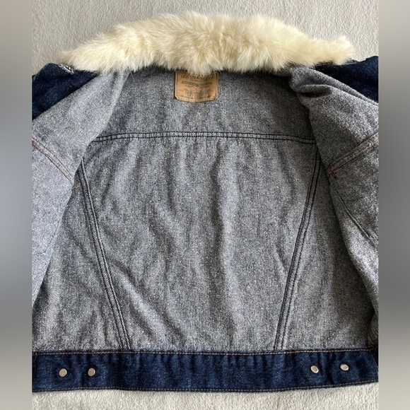 VINTAGE Levi's fur collar trucker Denim Jacket Women’s Size M Made In USA - Picture 5 of 10